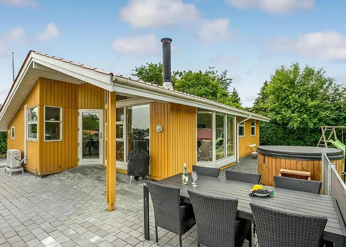 Three-bedroom In Haderslev بيت للعطل هادرسليف